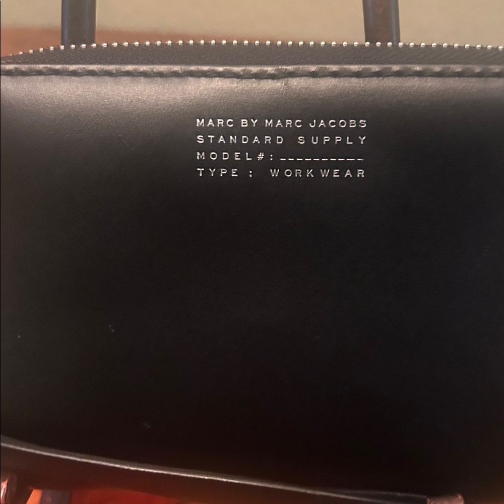 Marc by Marc Jacobs Black Leather Zip Around Wallet - Picture 2 of 9